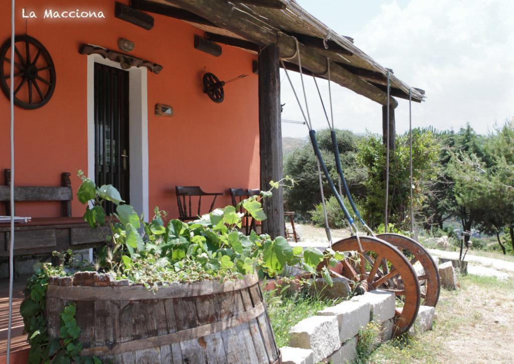 La Macciona Apartment Aglientu Luaran gambar